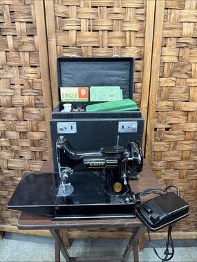 Vintage 1945 Singer 221 Featherweight Sewing Machine W/ Box & Accessories